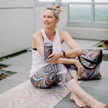 Load image into Gallery viewer, Change of Heart Yoga Capris

